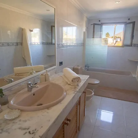 Ferienhaus Llenaire Gran House *