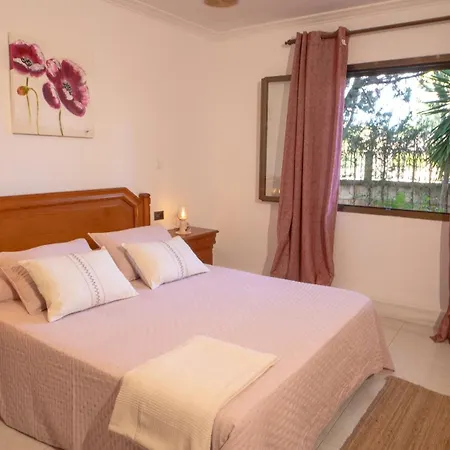 Llenaire Gran House Hébergement de vacances *