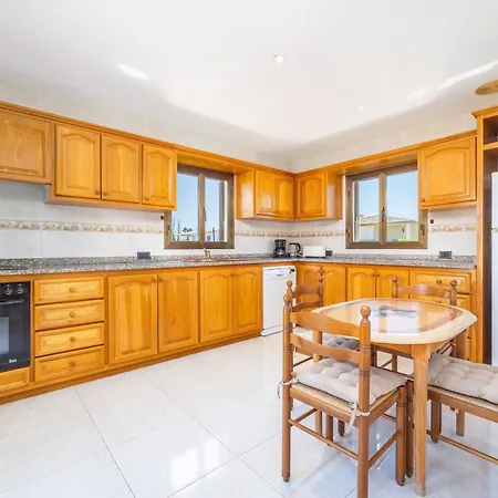 Prázdninový dům Llenaire Gran House